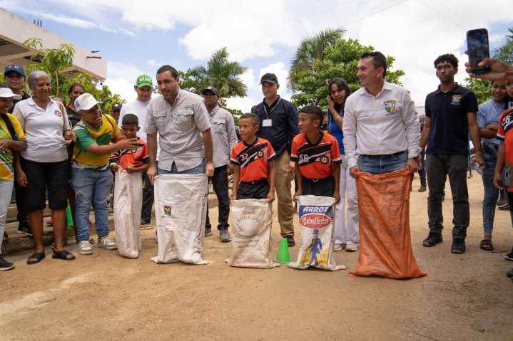 Gobernación reconstruye vía Arjona