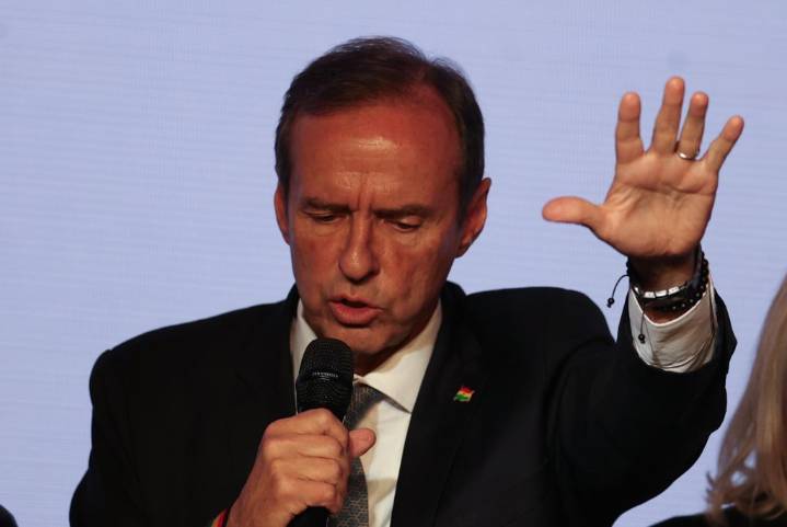 Jorge «Tuto» Quiroga reconoce derrota y felicita a Rodrigo Paz tras...