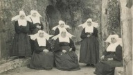 Las monjas de San Pablo fabrican tocadiscos en Cáceres