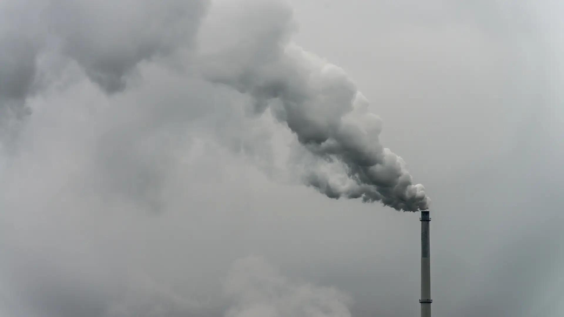 El CO2 en la atmósfera batió su récord en 2024: "Las altas temperaturas seguirán durante más tiempo"