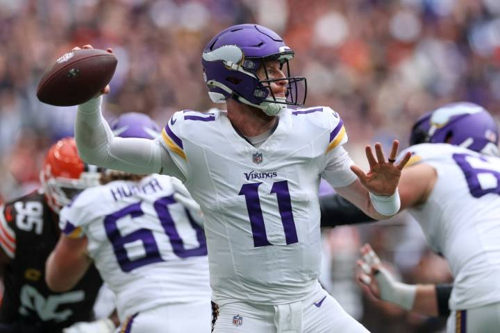 Jordan Addison's late touchdown gives Vikings 21-17 win over Browns in London