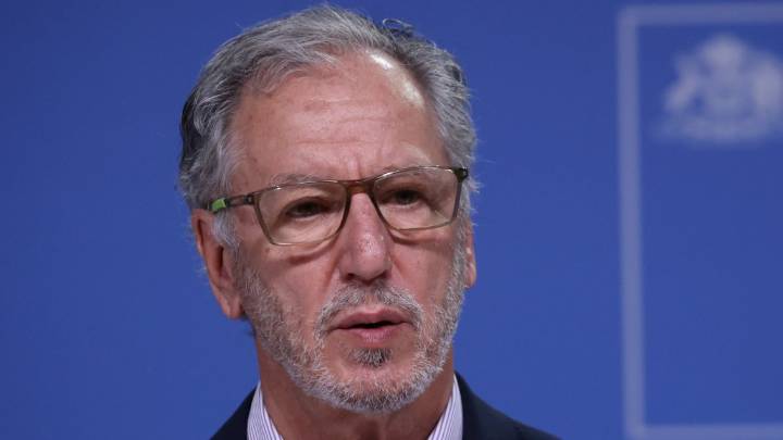 Ministro García: Las empresas pudieron haber constatado que se cobraba de más