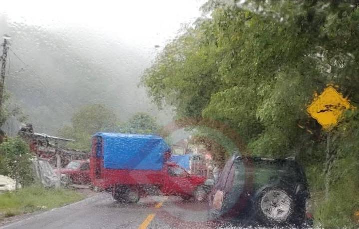 Bloquearon carretera por falta de servicio de electricidad