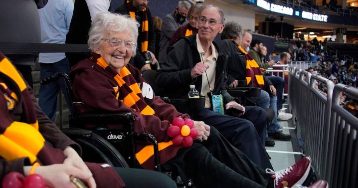 Sister Jean has died. Here are some of the tributes — and her memorable pregame prayers