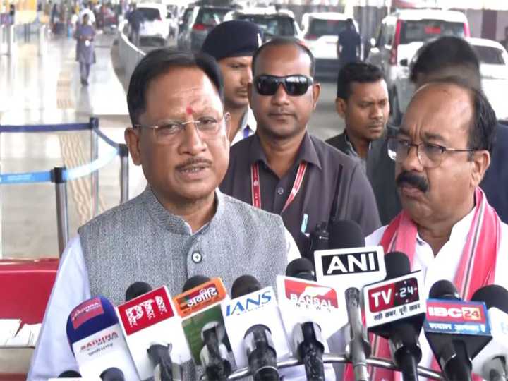 Chhattisgarh CM hails surrender of 208 Naxalites