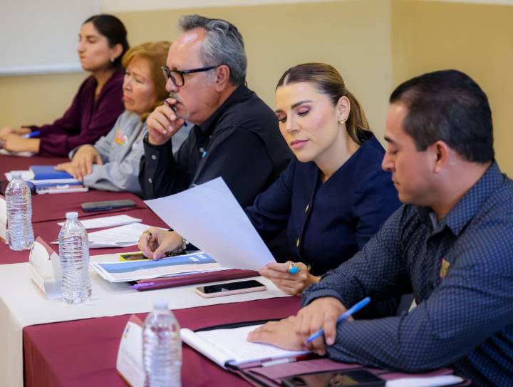 Gobernadora Marina del Pilar encabeza reunión con pescadores de San Felipe