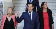 La sesión de control más difícil de Moreno desde que es presidente andaluz: «Los cribados han salvado vidas»