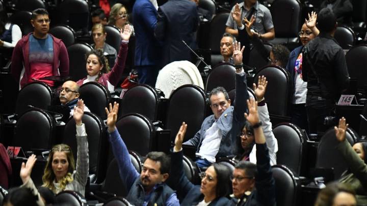 Aprueban reservas de ley de Amparo