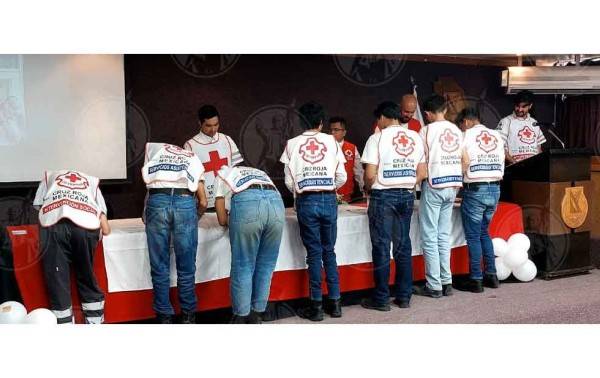 Entrega Cruz Roja Mexicana Juventud constancias de avance