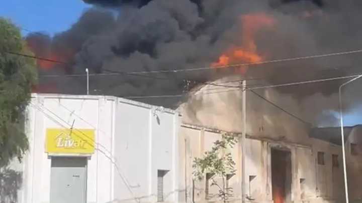 Indagan a un hombre por robo e incendio intencional en Recreo