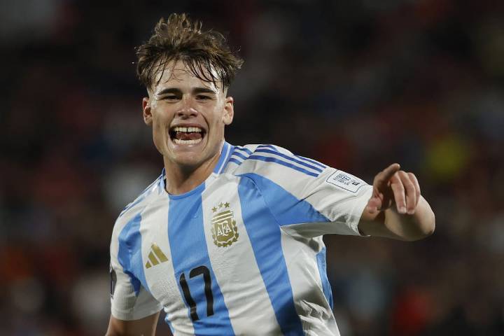 Héroe del Sub 20. Tenía problemas de estatura y ahora hace goles cada vez que ingresa: el chico que sigue los pasos de Messi