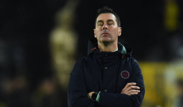Rescalvo tendría reemplazo en Barcelona: apuesta por técnico campeón
