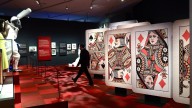 El CaixaForum Zaragoza atraviesa el espejo con la Alicia de Carrol: de los orígenes del personaje a sus influencias en Dalí o Tim Burton