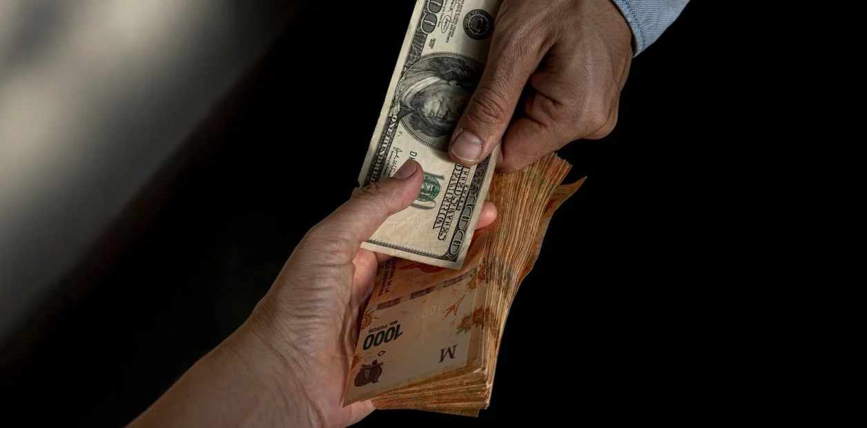 El dólar tuvo fuerte demanda y estiman que el Tesoro de EEUU vendió USD 400 millones