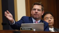 Rep Swalwell mocked for calling on Dem candidates to vow to destroy ballroom
