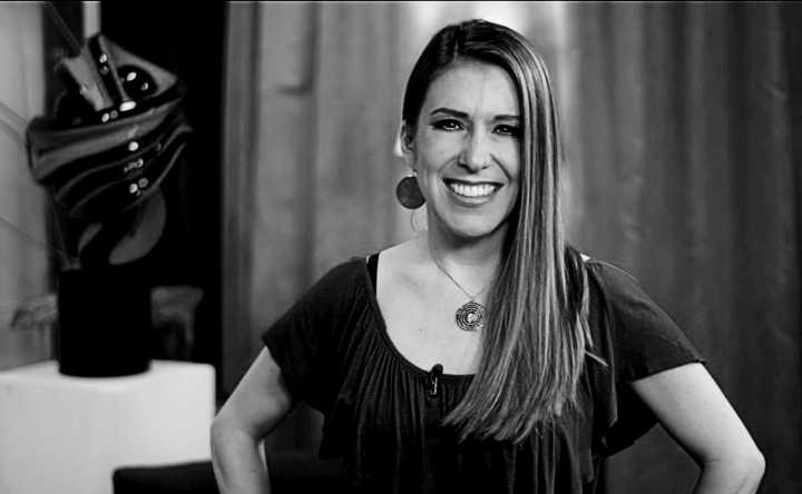 ‘Evita que te ciegue’, un poema de Julia Santibáñez