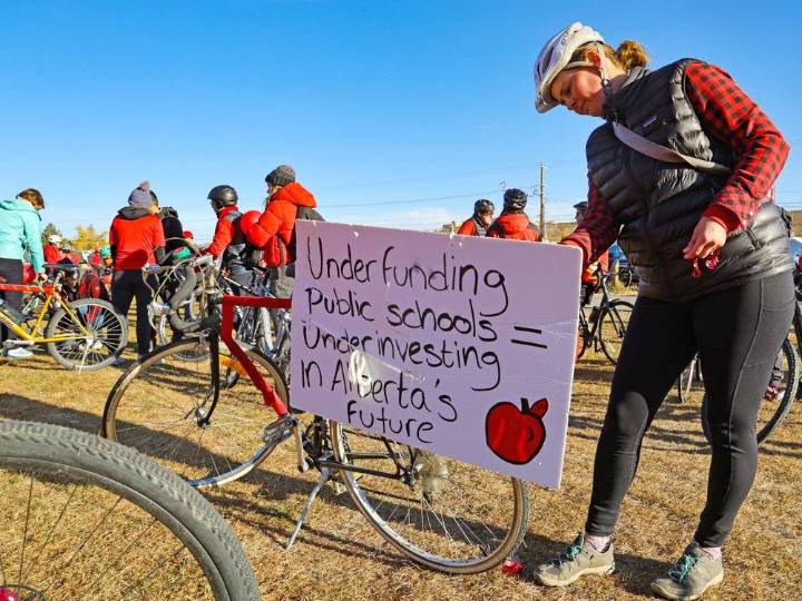 Teachers still hoping for fair deal, smaller class sizes, more resources as bargaining resumes