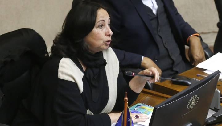 Vocera de la campaña de Jara se suma a críticas al Gobierno por quitar "glosa republicana" del Presupuesto 2026