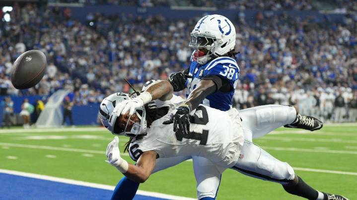 Raiders' No. 1 receiver Meyers stands firm on offseason trade request as team heads into bye week