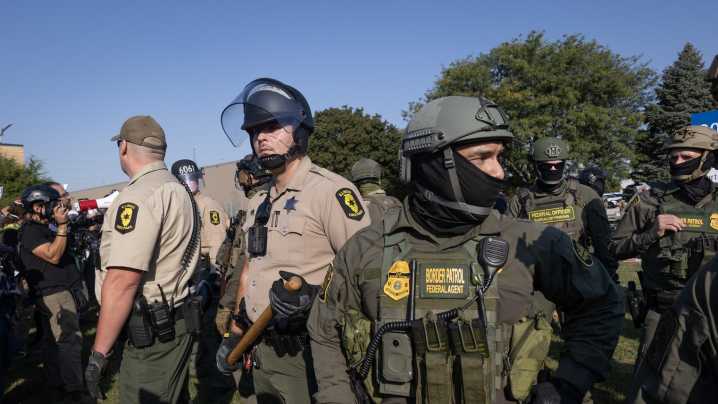 Trump authorizes 300 National Guard troops to deploy to Chicago