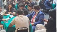 Participa hijo de AMLO en parlamento juvenil
