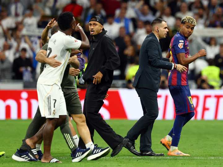 "Hablas mucho": el gesto de Vinicius y todo el Real Madrid a Lamine Yamal que desató el escándalo en el clásico vs Barcelona