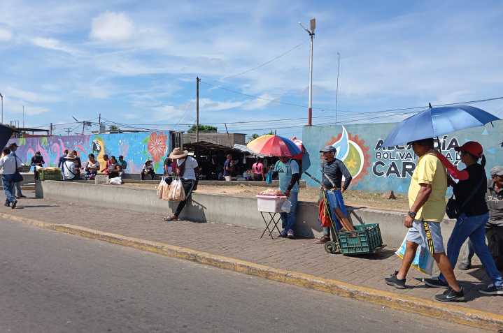 Comerciantes de Chirica se reinventan para subir ventas
