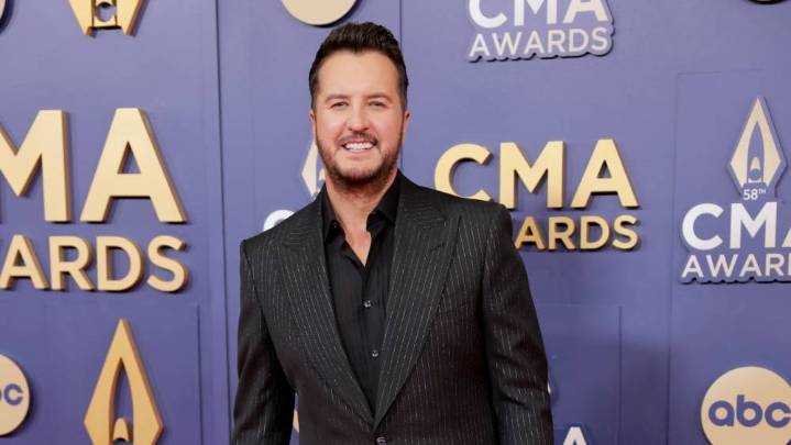 Luke Bryan Reveals His Sister's Cause of Death in Rare Interview About Family