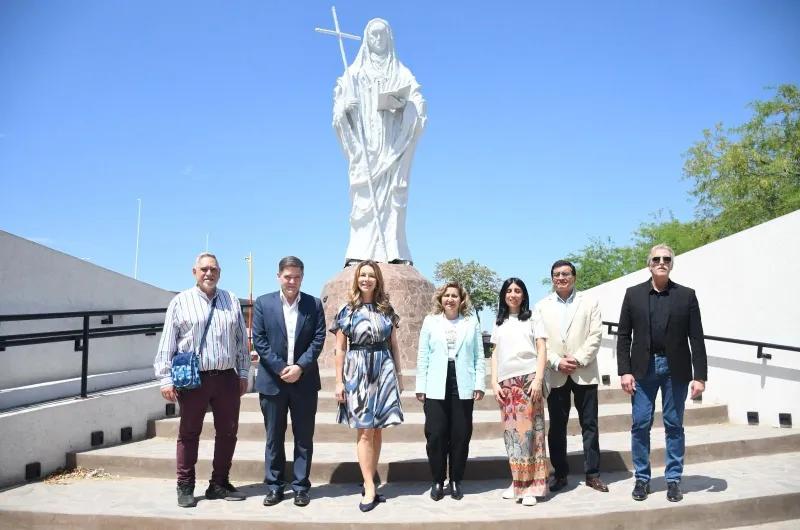 Norma Fuentes visitó el Parque Mama Antula junto a las escritoras Nunzia Locatelli y Cintia Suárez