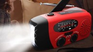 Por si acaso: esta radio solar con linterna y manivela se ha convertido en la más buscada
