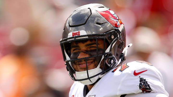 Bucs' Tristan Wirfs breaks down fan heckling Baker Mayfield