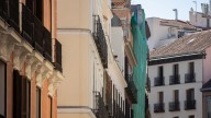 Tres heridos y cuatro desaparecidos tras el derrumbe del forjado de un edificio en obras en el centro de Madrid