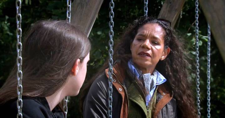 Emmerdale's April Windsor's refusal to do one obvious action and 'end story' confuses fans