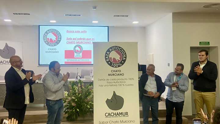 El cerdo chato murciano obtiene el sello Raza Autóctona 100%