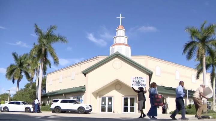 As Black churches close across South Florida, some find new ways to thrive