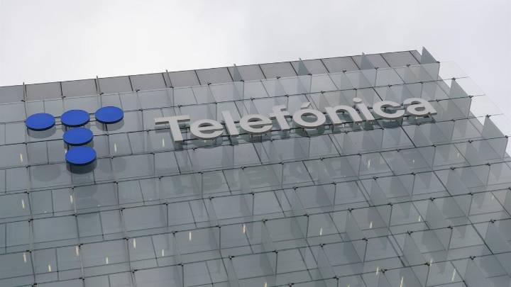 Telefónica cierra la venta de su filial en Ecuador a Millicom por 329 millones de euros