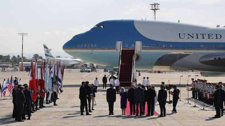 Donald Trump Llega a Israel y lo Recibe Benjamin Netanyahu; Acudirá al Parlamento israelí
