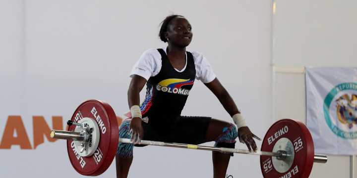 Yenny Sinisterra inaugura el medallero colombiano en el Mundial de Pesas con plata y bronce