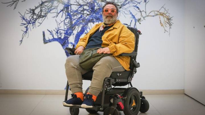 Bob Pop: "En los tiempos que corren, la poesía no es superventas pero sí es un refugio"