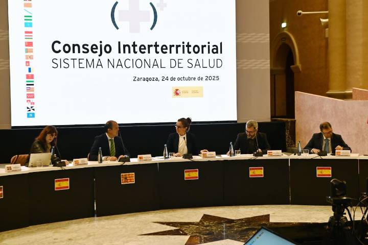 Los consejeros del PP abandonan en bloque el Consejo Interterritorial de Sanidad en plena polémica por la crisis de los cribados