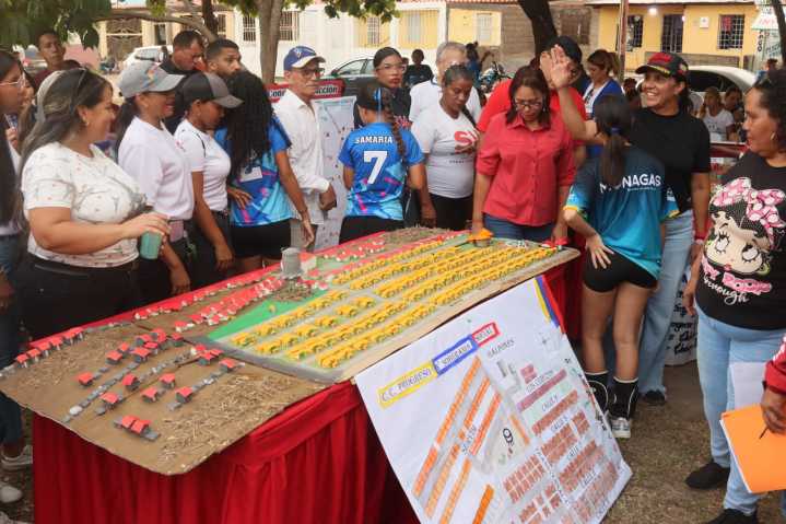 Viceministra de Cultura supervisa avances de comuna del Complejo Paramaconi de Monagas