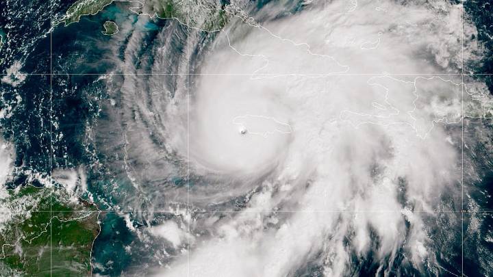 Watch Live: Hurricane Melissa slams into Jamaica with 185