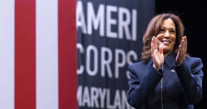 Kamala Harris deja abierta la posibilidad de postularse nuevamente a la presidencia de Estados Unidos y critica a Donald Trump y líderes empresariales