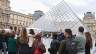 Detienen a 2 por Robo de Joyas en el Museo del Louvre