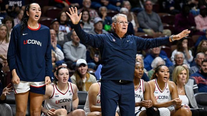 UConn vs. Louisville season opener moved to Navy due to government shutdown