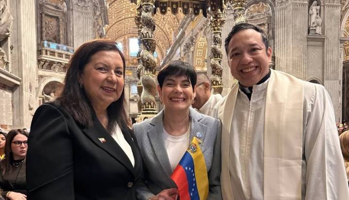 Delegación venezolana fue recibida por el papa León XIV en el Vaticano 20 de octubre de 2025 | País El encuentro fue "maravilloso y un compartir histórico", haciéndolos sentir "verdaderamente muy orgu