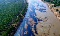 Derrame de crudo contamina kilómetros del río Pantepec en Veracruz