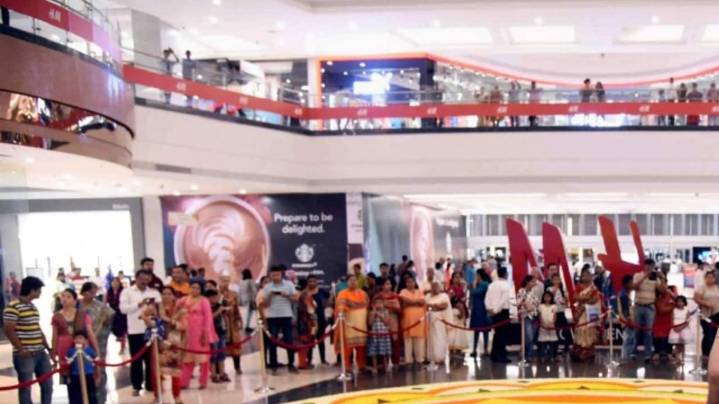 Maharashtra govt allows shops, restaurants, theatres to operate 24x7; liquor stores, bars not on list