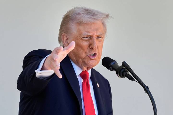 Trump exige al Departamento de Justicia que le pague 230 millones de dólares por los casos en su contra