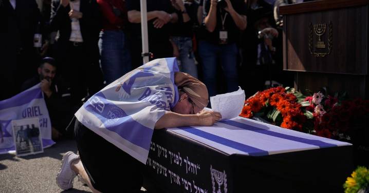 Renewed fighting tests Gaza ceasefire and Israel briefly halts aid